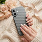iPhone 16 Hard Case with Premium Carbon Fiber Texture & MagSafe - Matte Black