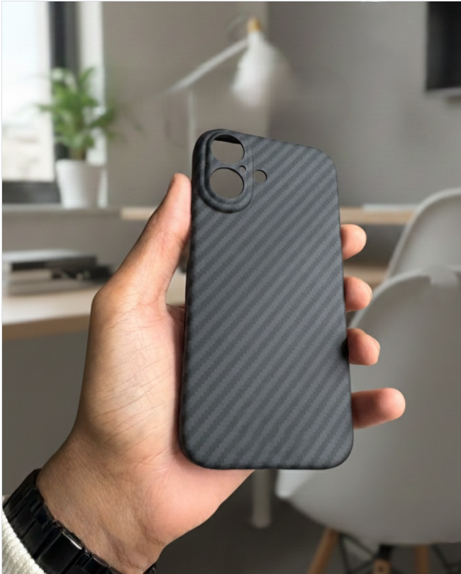 iPhone 16 Hard Case with Premium Carbon Fiber Texture & MagSafe - Matte Black